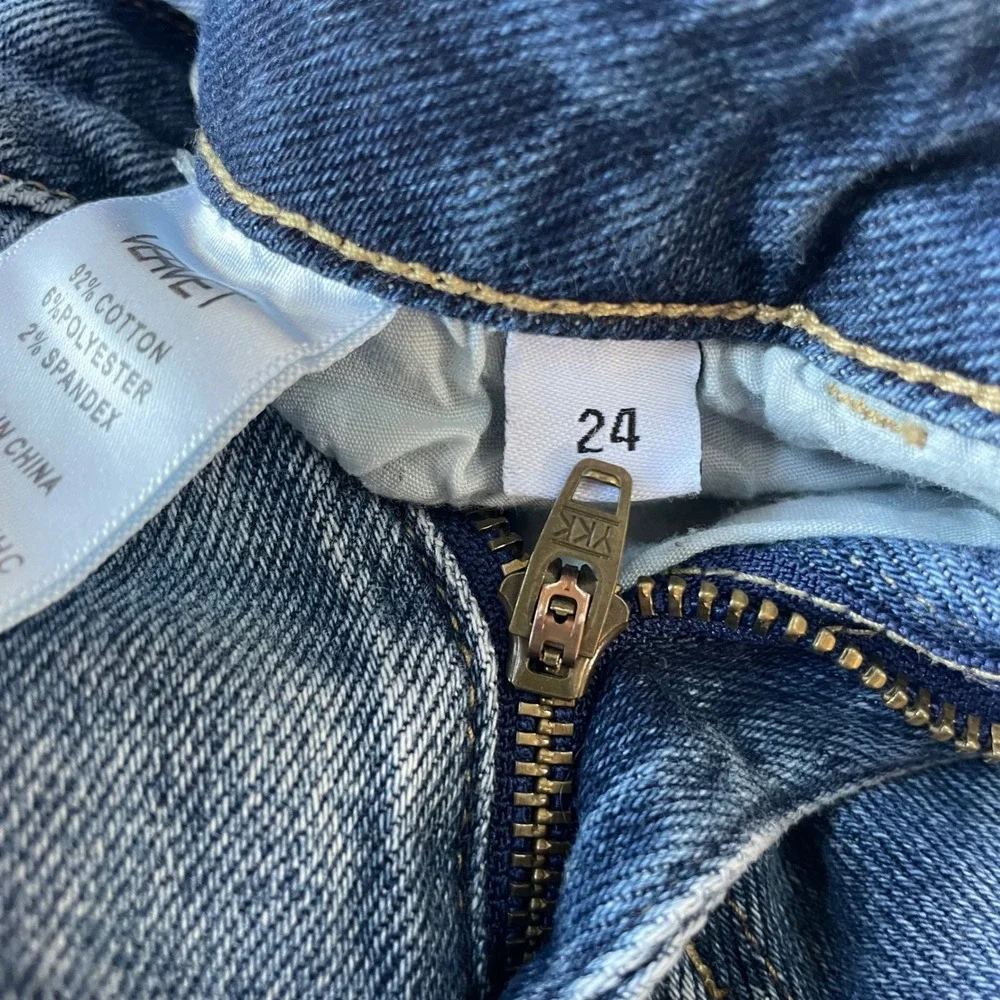 Vervet by Flying Monkey Dreamland Distressed Boyfriend‎ Jeans